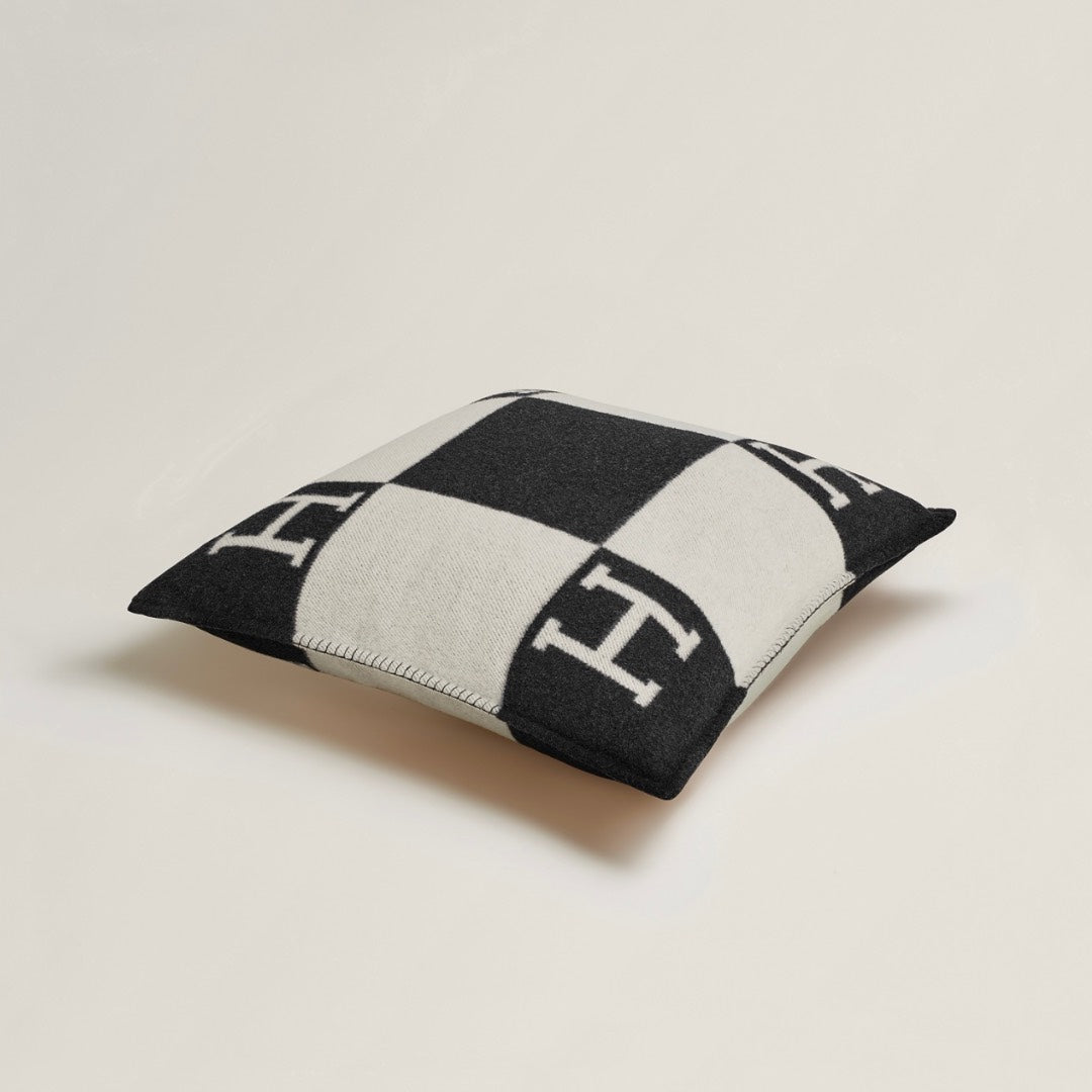 H BLACK QUADRI PILLOWCASE (SET OF 2 PILLOWCASES) 50x50cm